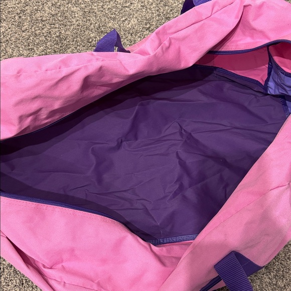 Embroidered Duffle bag - Picture 6 of 7